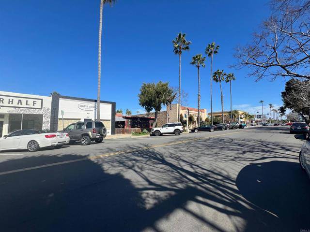 San Diego, CA 92107,4844 Voltaire Street