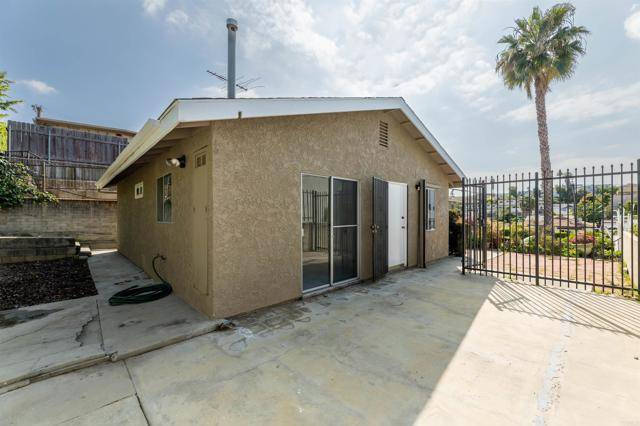 County - Los Angeles, CA 90057,224 CRANDALL ST