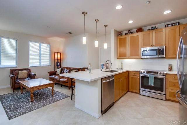 San Diego, CA 92104,3957 30th #207
