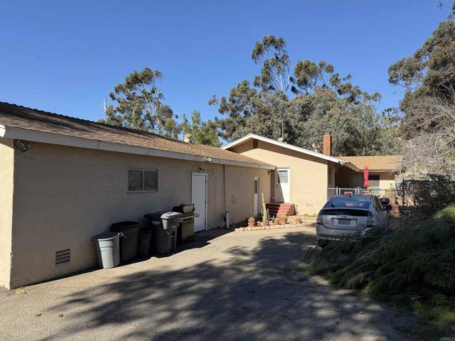 Poway, CA 92064,14218 High Valley Road