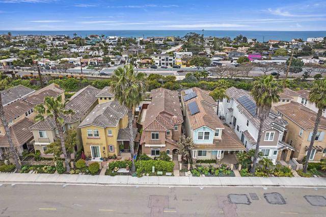 Solana Beach, CA 92075,417 N Cedros Avenue