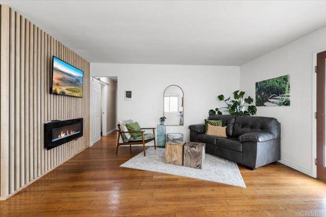San Diego, CA 92116,4522 Utah Street #4