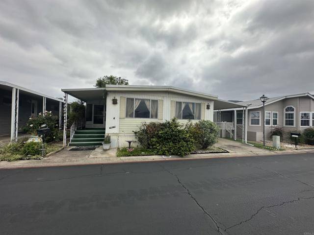 Santee, CA 92071,8301 Mission Gorge #208