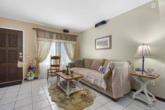 Santee, CA 92071,10158 CAREFREE DR