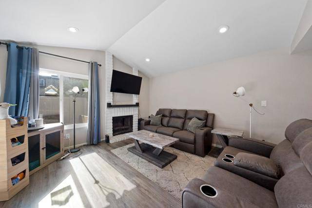 Santee, CA 92071,9560 Frank Way