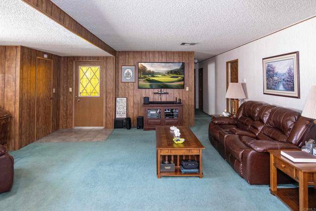 El Cajon, CA 92020,1490 S ORANGE #123
