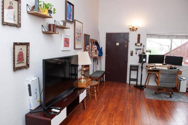 Glendale, CA 91205,1523 E Windsor Road #105B