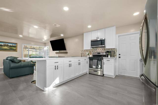 El Cajon, CA 92021,8543 Via Consuelo