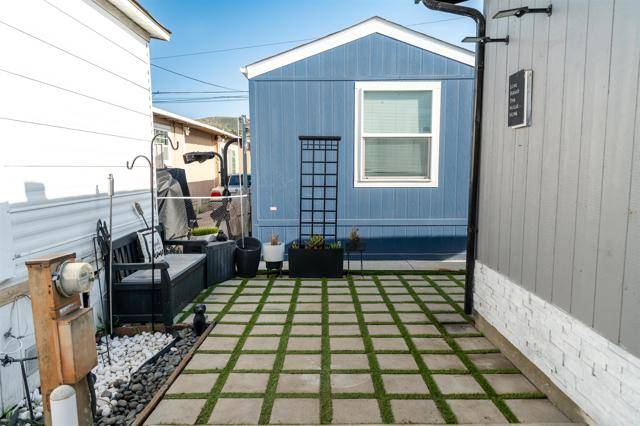 Spring Valley, CA 91977,3221 Bancroft #24