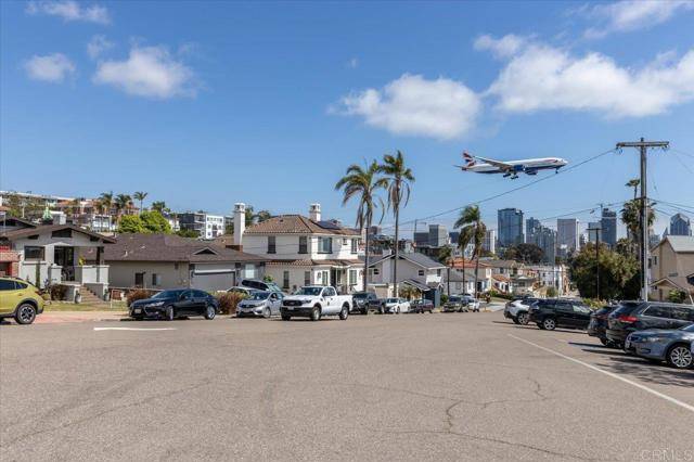 San Diego, CA 92101,2453 Curlew St