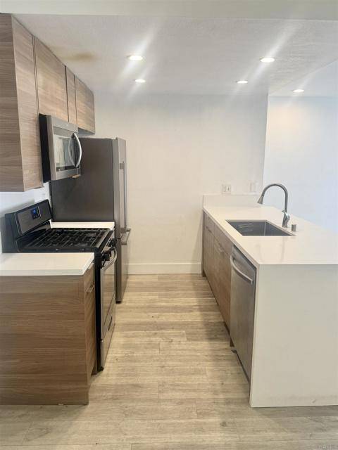Hollywood, CA 90046,1550 N Fuller Avenue #204