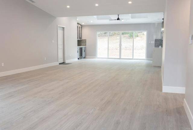 Lakeside, CA 92040,13233 Beechtree St