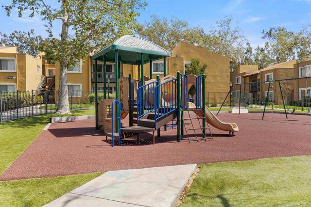San Diego, CA 92127,17119 W Bernardo Drive #105