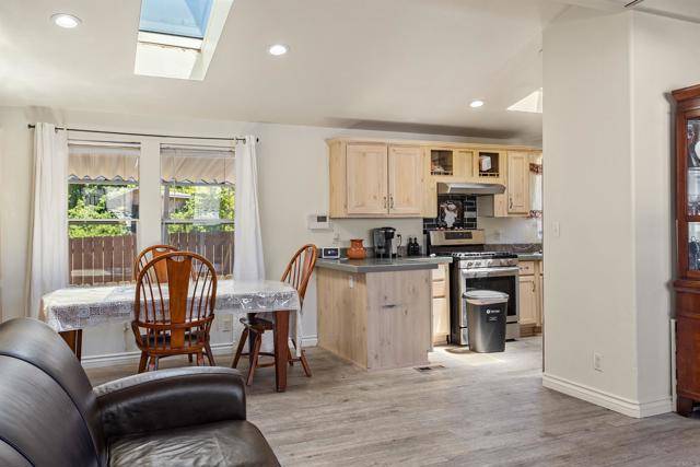 El Cajon, CA 92021,12044 Royal #121