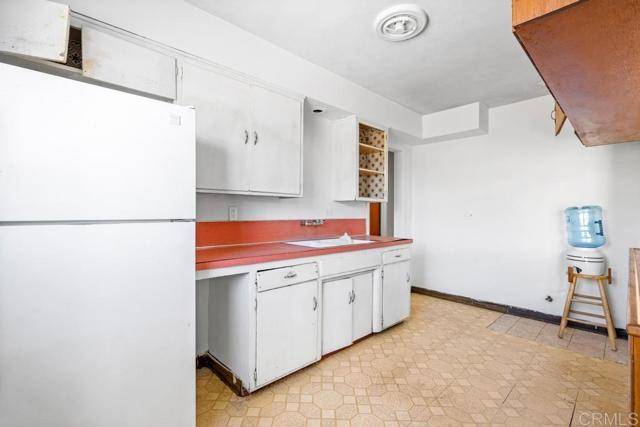 San Diego, CA 92102,855 Quail Street