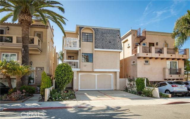 Hermosa Beach, CA 90254,541 Monterey Boulevard