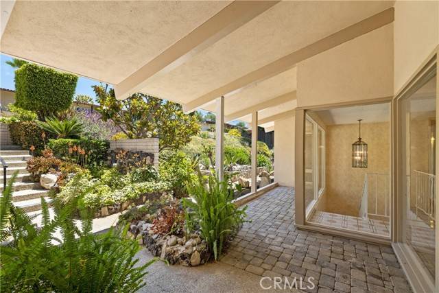 Palos Verdes Estates, CA 90274,1321 Via Gabriel