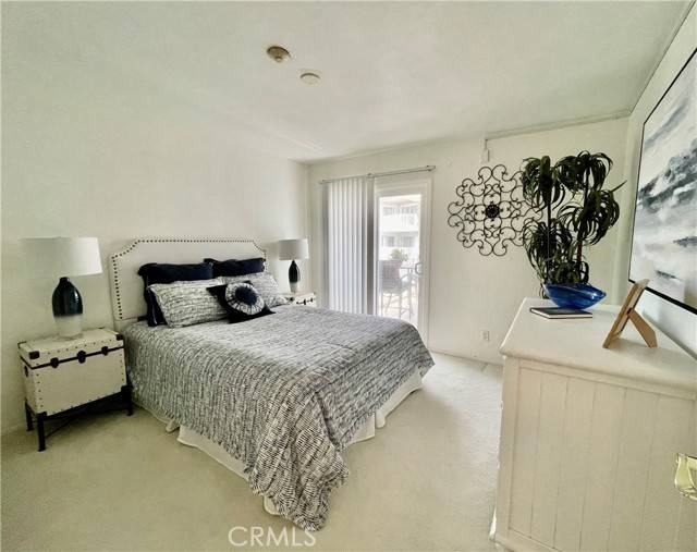 Redondo Beach, CA 90277,620 The Village #212