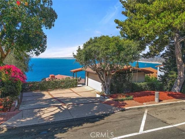 Palos Verdes Estates, CA 90274,621 Palos Verdes Drive