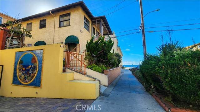 Redondo Beach, CA 90277,106 Avenue C