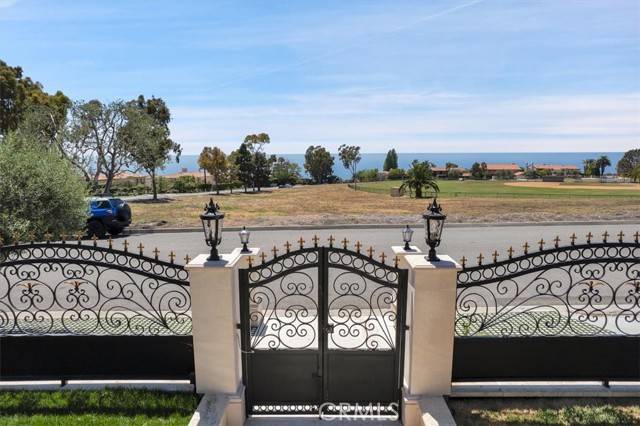 Palos Verdes Estates, CA 90274,1548 Via Martinez