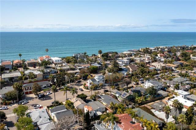 Encinitas, CA 92024,438 La Mesa Avenue