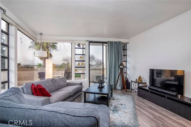 Signal Hill, CA 90755,2525 E 19th Street #12