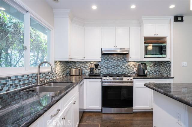 Palos Verdes Estates, CA 90274,825 Tyburn Road