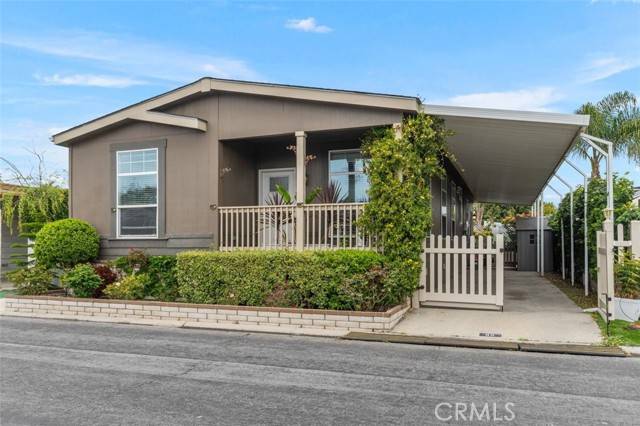 Long Beach, CA 90810,3595 Santa Fe #90