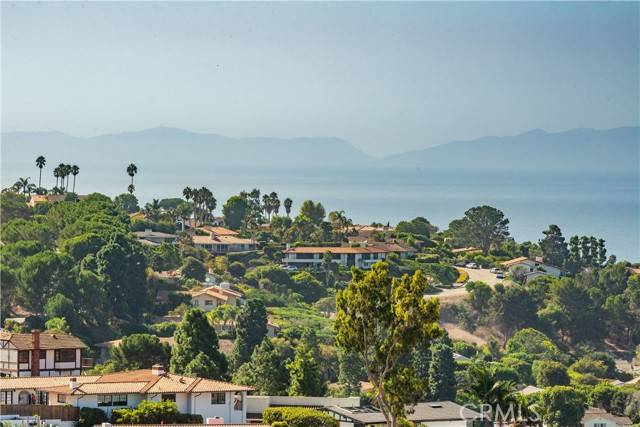 Palos Verdes Estates, CA 90274,1344 Via Romero