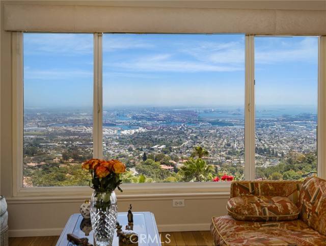 Rancho Palos Verdes, CA 90275,30040 Grandpoint Lane
