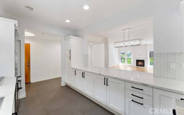 West Hollywood, CA 90048,118 S Clark Drive #205