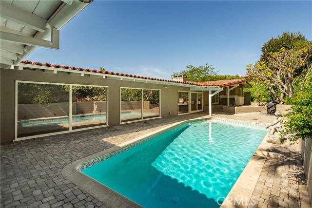 Palos Verdes Estates, CA 90274,360 Via Almar