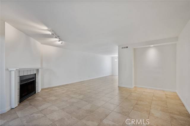 Signal Hill, CA 90755,2601 E 19th Street #30