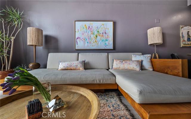 West Hollywood, CA 90069,837 N West Knoll Drive #307