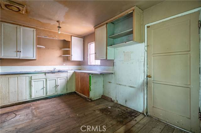 Arleta, CA 91331,13500 Goleta Street
