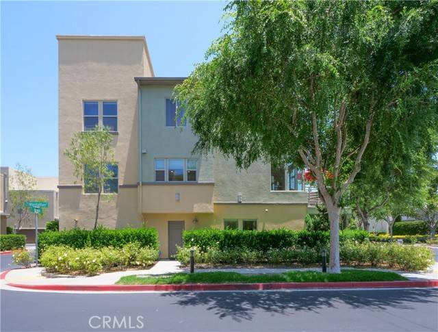 Hawthorne, CA 90250,5429 Strand #101