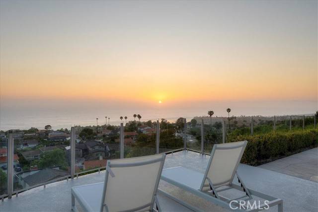 Rancho Palos Verdes, CA 90275,7241 Avenida Altisima