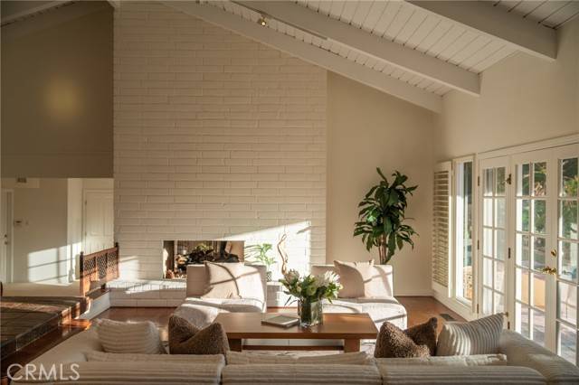 Beverly Hills, CA 90210,9472 Rembert Lane