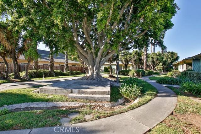 Tustin, CA 92780,15712 Pasadena Avenue #6