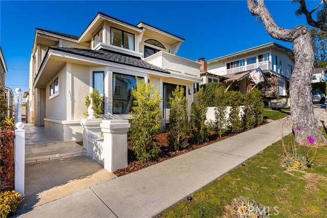 Corona Del Mar, CA 92625,411 Poppy Avenue