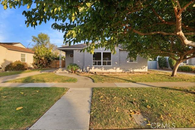 Long Beach, CA 90815,2420 Roycroft Avenue