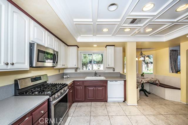 Yorba Linda, CA 92886,5165 Via Carretas