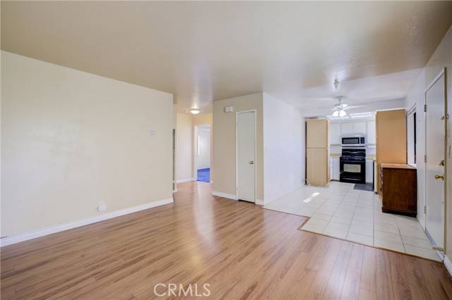 Hawthorne, CA 90250,14405 Cerise Avenue #34