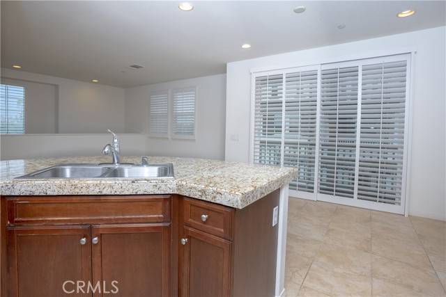 Irvine, CA 92606,634 Silk Tree