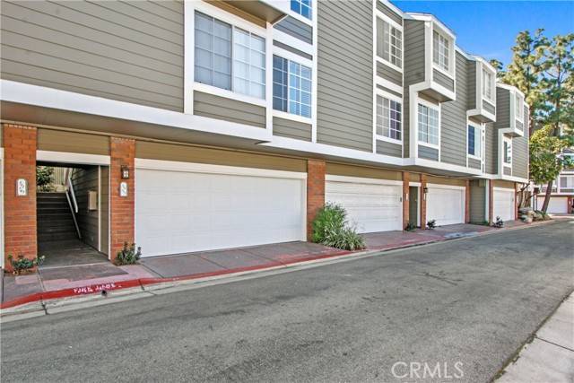 Costa Mesa, CA 92626,755 Grayling Bay #82