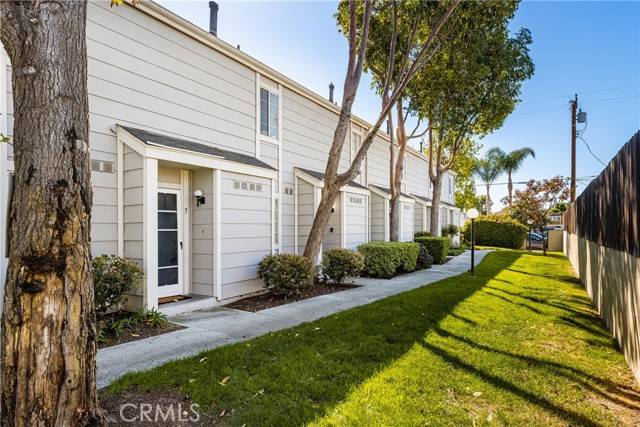 Fullerton, CA 92833,2410 W Orangethorpe Avenue #5