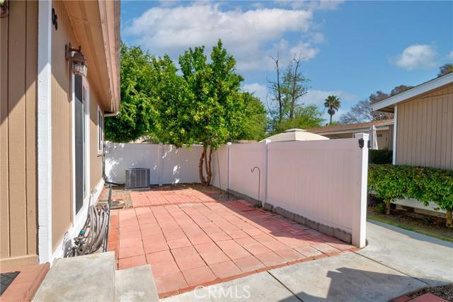 Laguna Hills, CA 92653,25742 Via Lomas #106