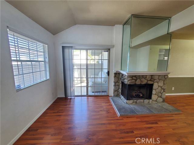 La Habra, CA 90631,991 W Country View #17