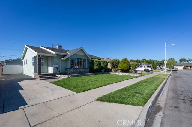 Bellflower, CA 90706,10522 Acoro Street